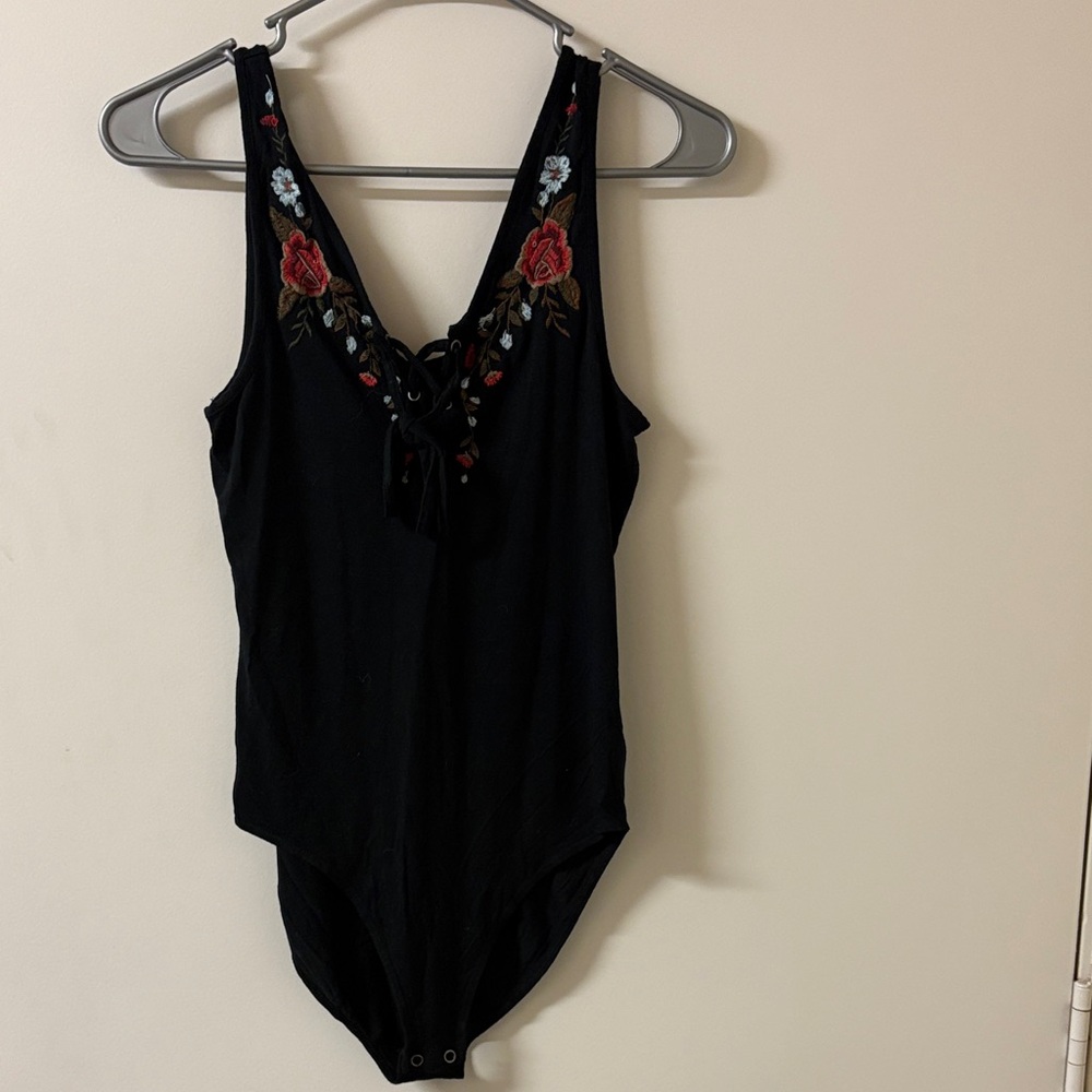 American Eagle Outfitters Black Top with Floral Design